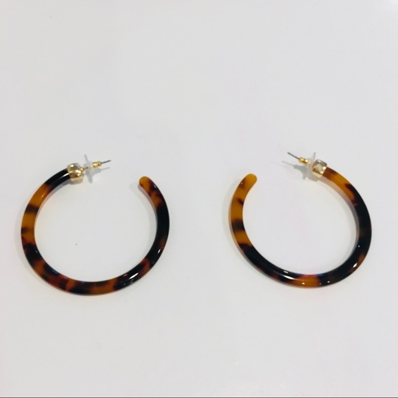 BaubleBar Jewelry - NWT BaubleBar Resin Tortoiseshell Hoop Earrings